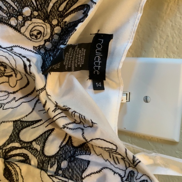 Roulette Summer Dress - Picture 2 of 2